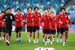 日媒：日本队今日进行赛前一日踩场训练，三笘薰和长友佑都缺席